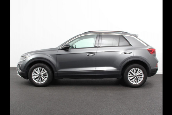 Volkswagen T-Roc 1.5 TSI 150pk DSG Life Navigatie Apple Carplay/Android Auto Adaptive Cruise Control Trekhaak Parkeersensoren Stoelverwarming Ledverlichting Getinte ramen Climate Control