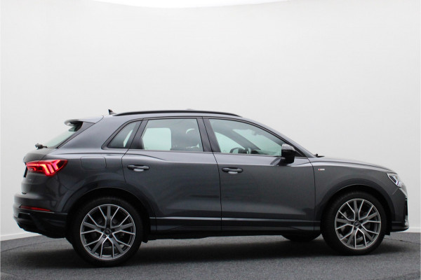 Audi Q3 45 TFSI quattro S Line Panoramadak, Camera, Apple Carplay, Cruise, LED, PDC, 20''