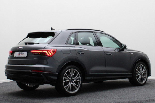 Audi Q3 45 TFSI quattro S Line Panoramadak, Camera, Apple Carplay, Cruise, LED, PDC, 20''