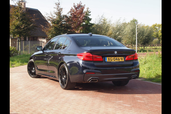 BMW 5 Serie 520i High Executive | M-Pakket | Schuifdak | Camera | Dealer Onderhouden |