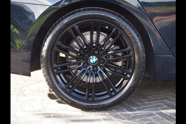 BMW 5 Serie 520i High Executive | M-Pakket | Schuifdak | Camera | Dealer Onderhouden |