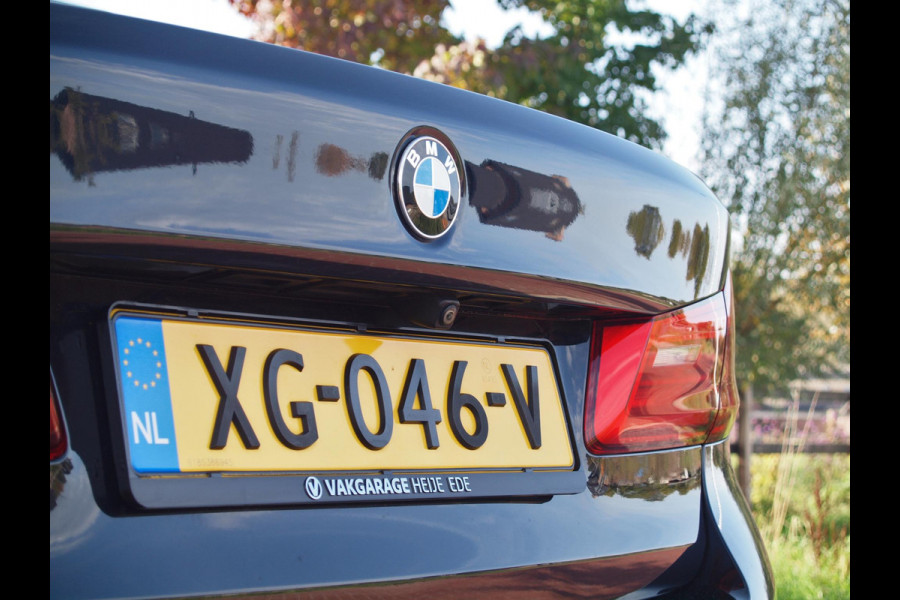 BMW 5 Serie 520i High Executive | M-Pakket | Schuifdak | Camera | Dealer Onderhouden |