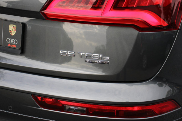 Audi Q5 55 TFSI e Quattro Competition 367 PK S-Line Luchtvering ACC Virtual Keyless B&O Head-Up 19''