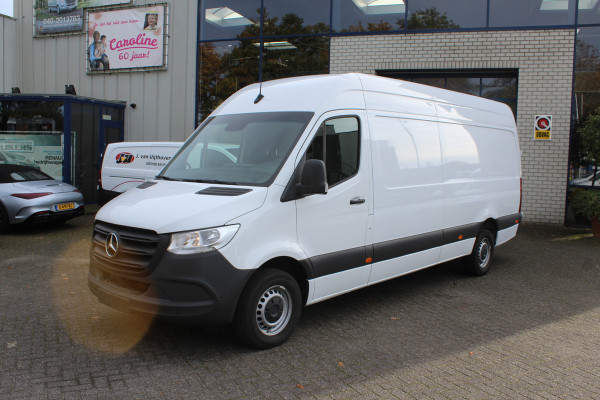 Mercedes-Benz Sprinter 317 CDI L3H2 RWD 3500 kg trekhaak, MBUX met parkeerpakket en camera, Geveerde stoel