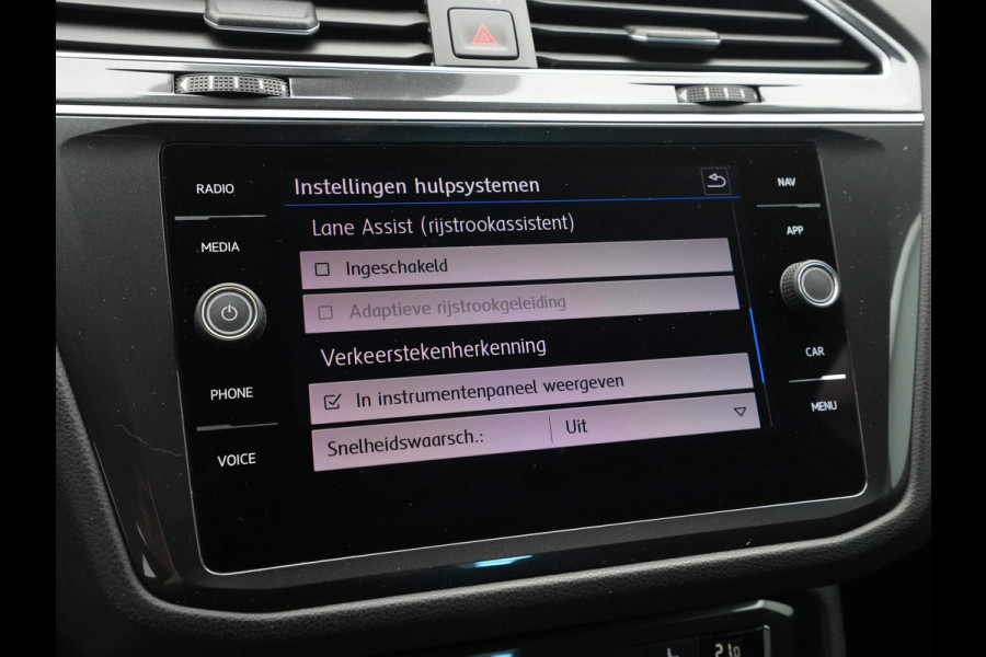 Volkswagen Tiguan 1.5 TSI 150pk DSG ACT Comfortline Navigatie Camera Acc Stoelverwarming