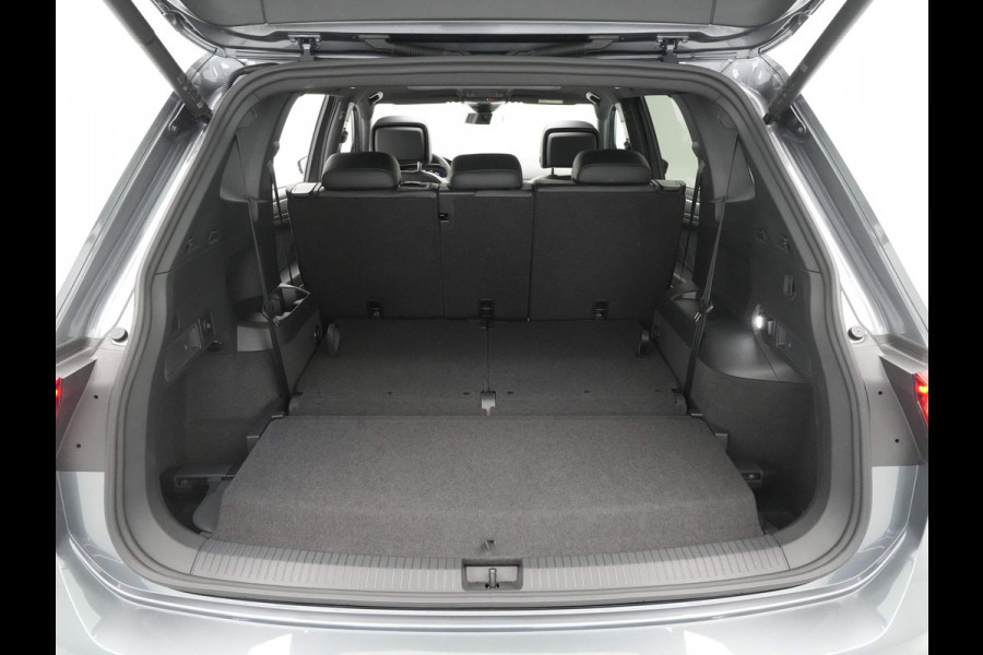 Volkswagen Tiguan Allspace 1.5 TSI 150pk DSG R-Line Business 7p. Panorama Camera Virtual Cockpit Trekhaak