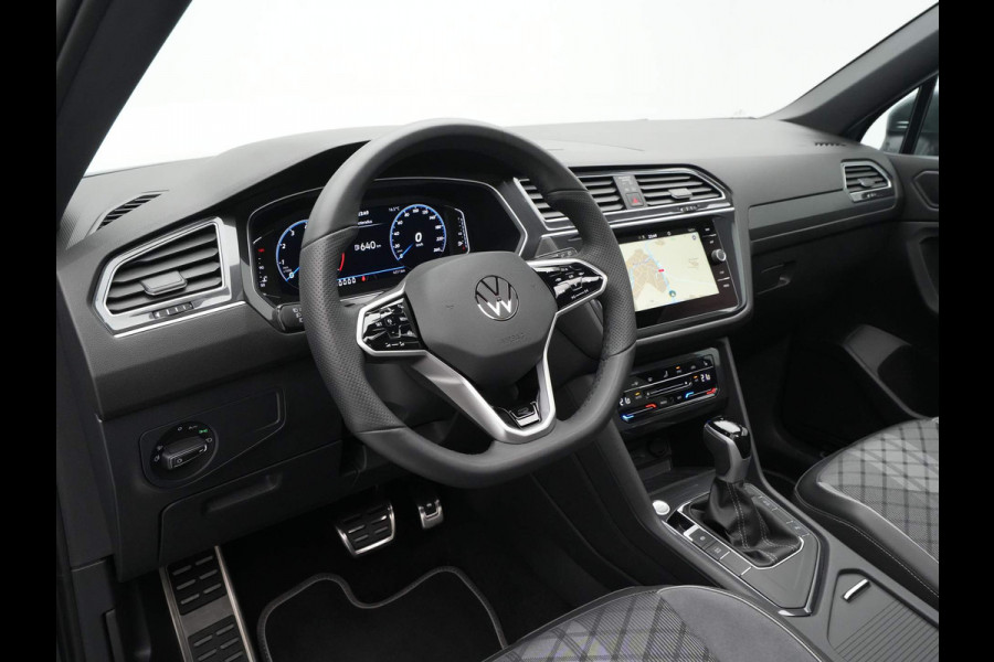 Volkswagen Tiguan Allspace 1.5 TSI 150pk DSG R-Line Business 7p. Panorama Camera Virtual Cockpit Trekhaak