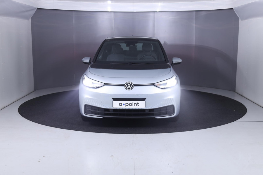 Volkswagen ID.3 Pure 45 kWh 150 pk | Navigatie | Parkeersensoren (Park assist) | Achteruitrijcamera | Adaptieve cruise control | Stoelverwarming |