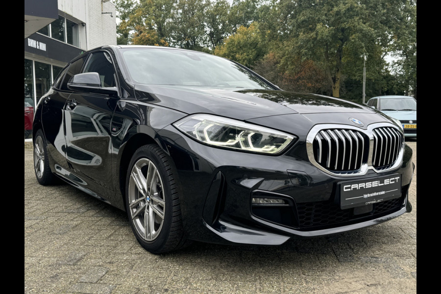 BMW 1-serie 118i M Sport pakket, Live Cockpit Professional, DAB-tuner, Shadow-line Een proefrit levert het bewijs. Neem contact op en we maken een afspraak!