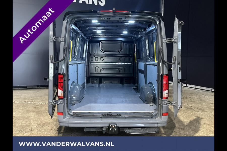 Volkswagen Crafter 35 2.0 TDI 177pk Automaat L3H2 (Oude L2H1) Fabrieksgarantie Euro6 Airco | Bumper KIT | LED | Spoiler | Leder Camera, 3000kg Trekhaak, navigatie, adaptieve cruisecontrol, sidebars, lichtmetalen velgen