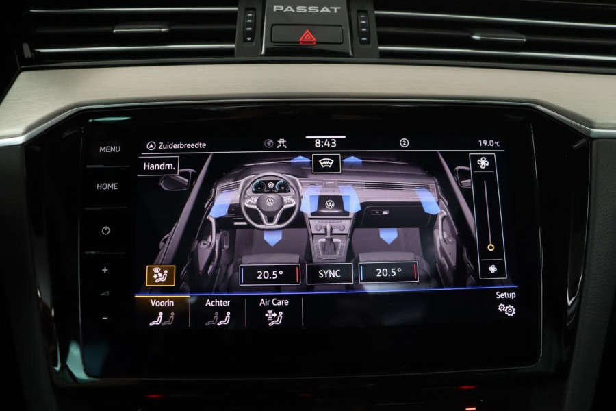 Volkswagen Passat 1.5 TSI R-Line | Panoramadak | Matrix LED | Alcantara | Camera | Stoelverwarming | Carplay | Adaptive Cruise | Keyless | Trekhaak