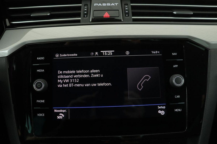 Volkswagen Passat 1.5 TSI Business | DSG | Adaptief | Active info | Keyless | Climate | Carplay | Comfort Stoelen | PDC | Navigatie