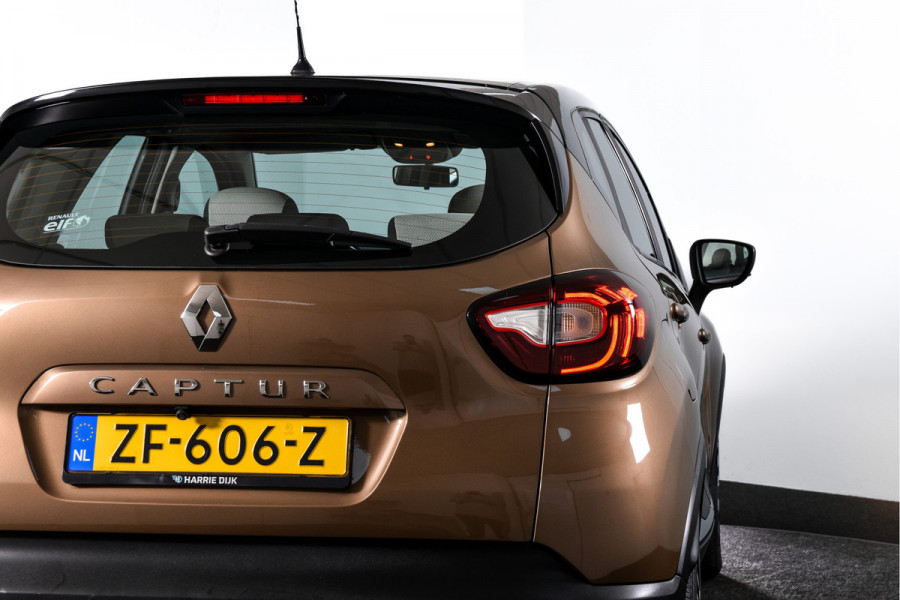 Renault Captur 1.2 115 PK TCe Limited - Automaat | Cruise | Camera | PDC | NAV | Airco | Afn. Trekhaak | DAB | LM 16"|