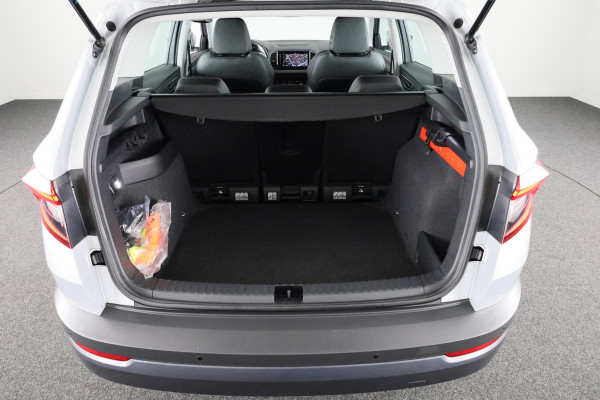 Škoda Karoq 1.5 TSI ACT Style Business 150pk Automaat | Navigatie | Wegklapbare trekhaak | Lederen bekleding