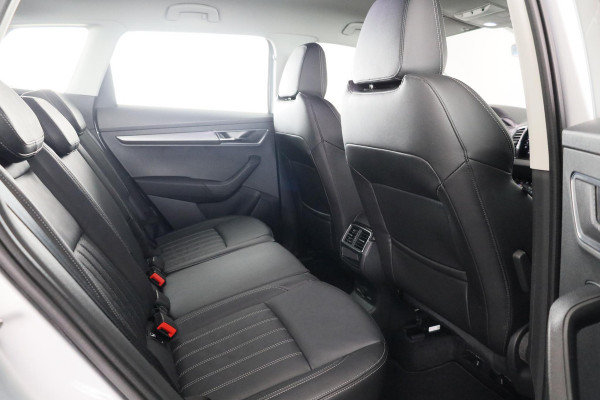 Škoda Karoq 1.5 TSI ACT Style Business 150pk Automaat | Navigatie | Wegklapbare trekhaak | Lederen bekleding