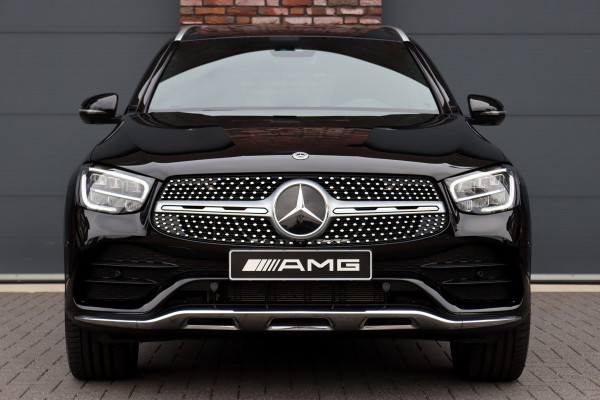 Mercedes-Benz GLC 300de 4-MATIC AMG Line Aut9 | Panoramadak | Distronic+ | Surround Camera | Keyless Go | DAB | Stoelverwarming | Sfeerverlichting | Parkeerassistent |