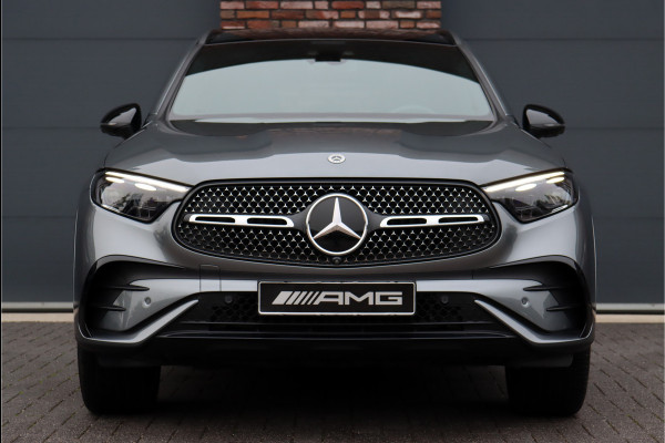 Mercedes-Benz GLC 300e 4MATIC AMG Line Premium Aut9 | Distronic+ | Nappa Leder | Panoramadak | Digital Light | Keyless Go | Trekhaak | Memory | Verwarmd Stuurwiel | Rijassistentiepakket+ |