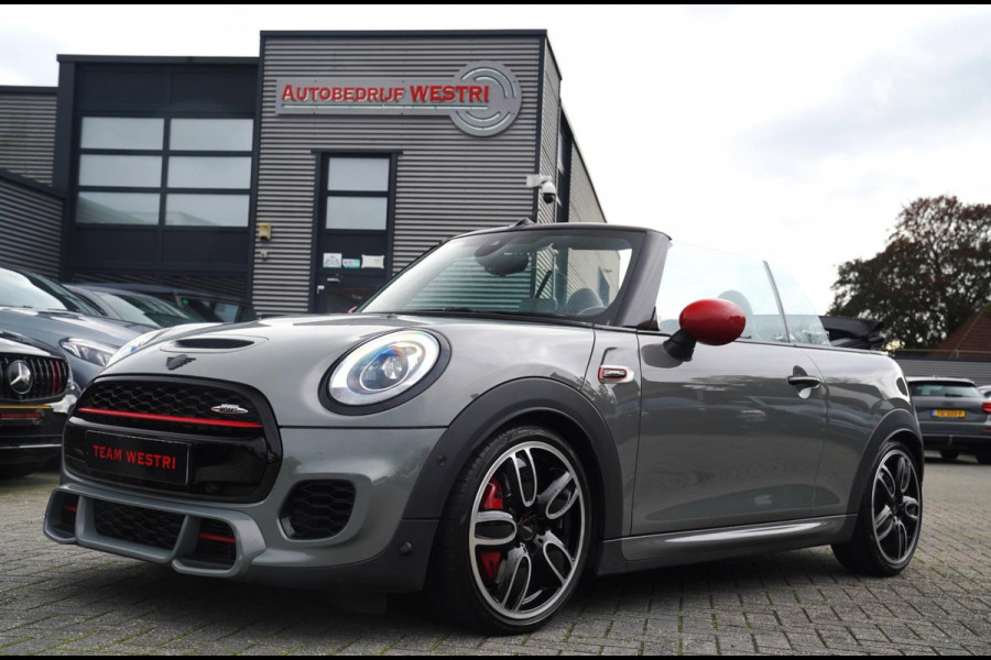 MINI Cabrio 2.0 John Cooper Works | Carbon | Adaptieve cruise | JCW Luxe Leder | 231PK | 100% onderhouden | LED | NAP | NIEUW