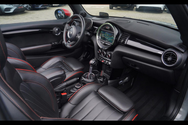 MINI Cabrio 2.0 John Cooper Works | Carbon | Adaptieve cruise | JCW Luxe Leder | 231PK | 100% onderhouden | LED | NAP | NIEUW