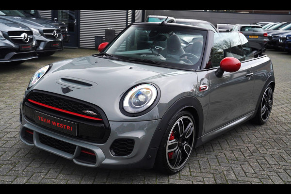 MINI Cabrio 2.0 John Cooper Works | Carbon | Adaptieve cruise | JCW Luxe Leder | 231PK | 100% onderhouden | LED | NAP | NIEUW