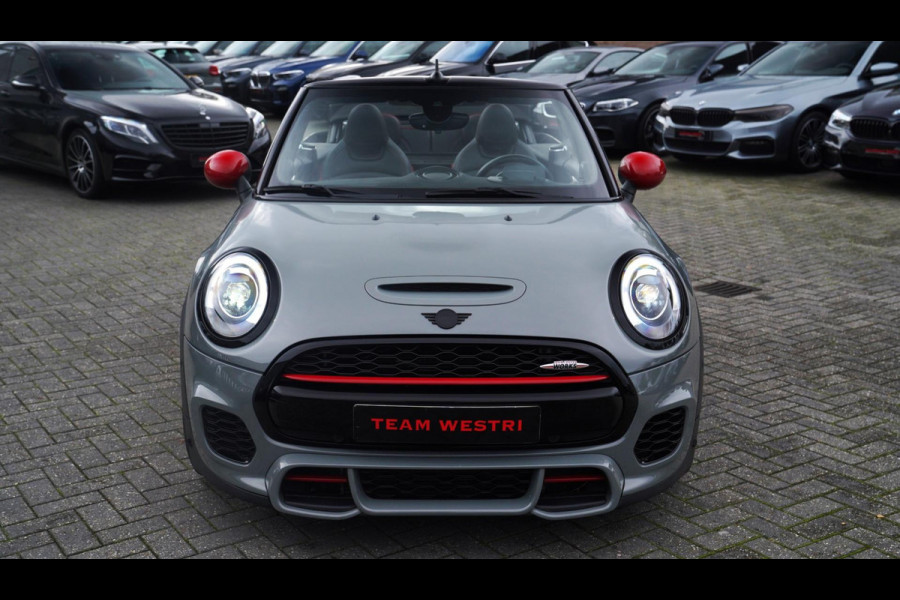 MINI Cabrio 2.0 John Cooper Works | Carbon | Adaptieve cruise | JCW Luxe Leder | 231PK | 100% onderhouden | LED | NAP | NIEUW