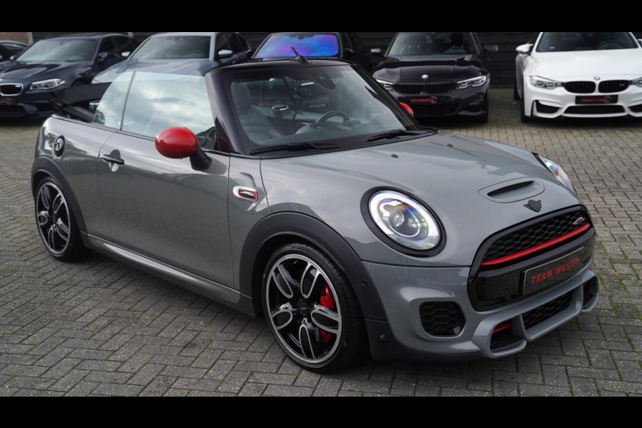 MINI Cabrio 2.0 John Cooper Works | Carbon | Adaptieve cruise | JCW Luxe Leder | 231PK | 100% onderhouden | LED | NAP | NIEUW