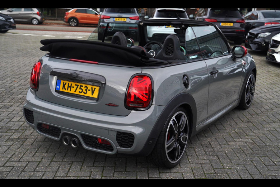 MINI Cabrio 2.0 John Cooper Works | Carbon | Adaptieve cruise | JCW Luxe Leder | 231PK | 100% onderhouden | LED | NAP | NIEUW