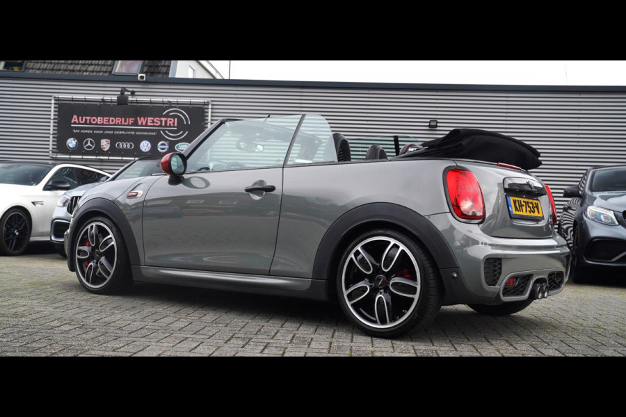 MINI Cabrio 2.0 John Cooper Works | Carbon | Adaptieve cruise | JCW Luxe Leder | 231PK | 100% onderhouden | LED | NAP | NIEUW