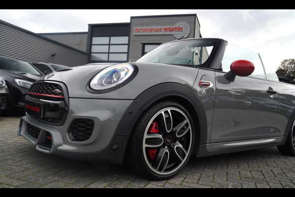 MINI Cabrio 2.0 John Cooper Works | Carbon | Adaptieve cruise | JCW Luxe Leder | 231PK | 100% onderhouden | LED | NAP | NIEUW