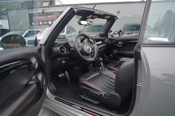 MINI Cabrio 2.0 John Cooper Works | Carbon | Adaptieve cruise | JCW Luxe Leder | 231PK | 100% onderhouden | LED | NAP | NIEUW