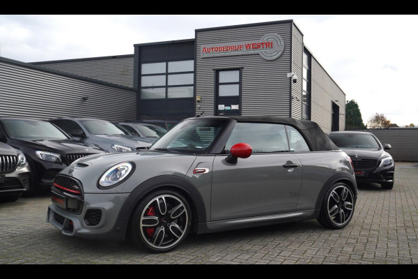 MINI Cabrio 2.0 John Cooper Works | Carbon | Adaptieve cruise | JCW Luxe Leder | 231PK | 100% onderhouden | LED | NAP | NIEUW