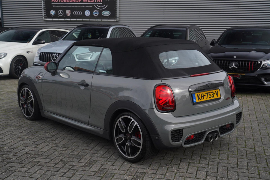 MINI Cabrio 2.0 John Cooper Works | Carbon | Adaptieve cruise | JCW Luxe Leder | 231PK | 100% onderhouden | LED | NAP | NIEUW