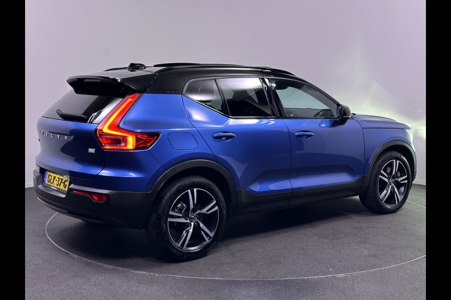 Volvo XC40 T5 Recharge R-Design Plug in Hybrid 261pk PHEV | Panodak | Trekhaak af Fabriek | Alcantara Sportstoelen Verwarmd | Apple Carplay | Camera | Navigatie |