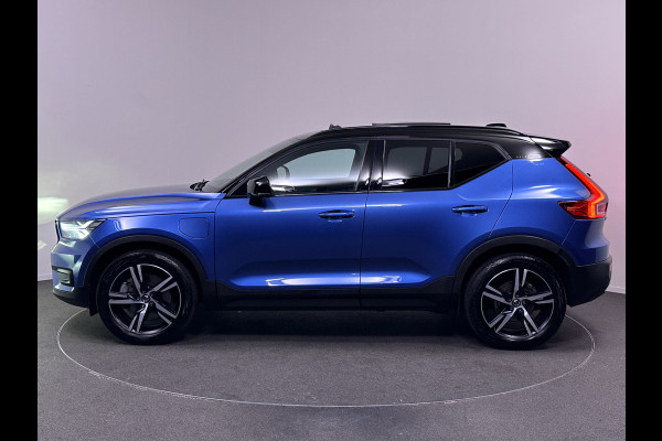 Volvo XC40 T5 Recharge R-Design Plug in Hybrid 261pk PHEV | Panodak | Trekhaak af Fabriek | Alcantara Sportstoelen Verwarmd | Apple Carplay | Camera | Navigatie |