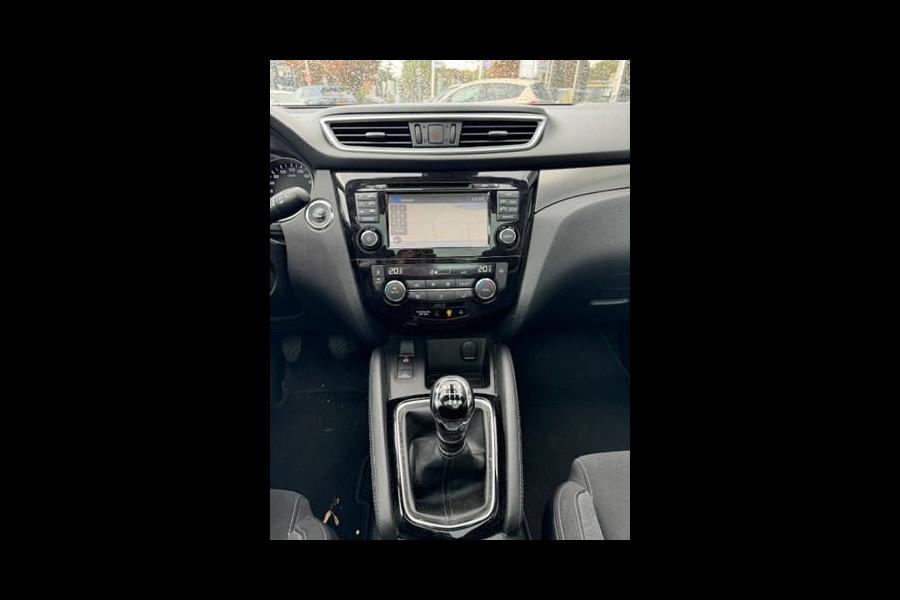 Nissan QASHQAI 1.2 N-Connecta / Panoramadak