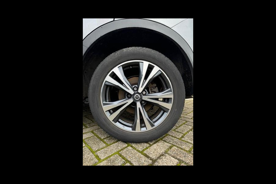 Nissan QASHQAI 1.2 N-Connecta / Panoramadak