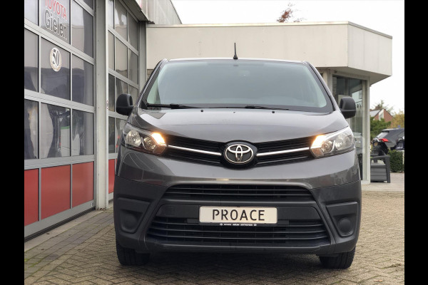 Toyota ProAce Long Worker 2.0 D-4D 122pk Cool Comfort | Eerste eigenaar, Trekhaak, 2 x Schuifdeur, Airco, Parkeercamera Cruise control