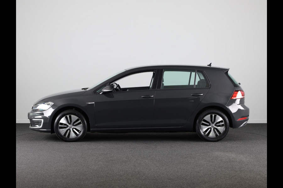 Volkswagen e-Golf E-DITION 136 pk | Navigatie | Parkeersensoren | Adaptieve cruise control | Autom. airco | Stoelverwarming |