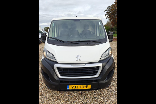 Peugeot Boxer 330 2.2 BlueHDi 120 L2H1 Premium ,camera , airco , apk okt. 2025 , euro 6 , 1e eig.