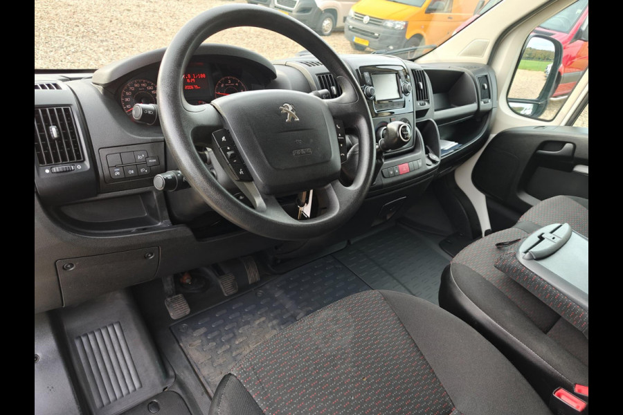 Peugeot Boxer 330 2.2 BlueHDi 120 L2H1 Premium ,camera , airco , apk okt. 2025 , euro 6 , 1e eig.