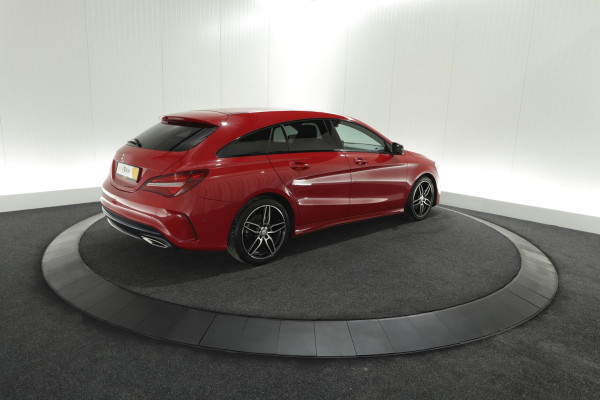 Mercedes-Benz CLA-Klasse Shooting Brake 180 AMG Night Edition Plus | Parkeersensoren | Navigatie | 18 Inch Lichtmetalen Velgen