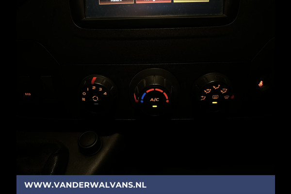 Renault Master 2.3 dCi 131pk **BPM VRIJ voor de Ondernemer** L1H1 Euro6 Airco | 2500kg Trekhaak | Navigatie | Camera | Cruisecontrol Parkeersensoren