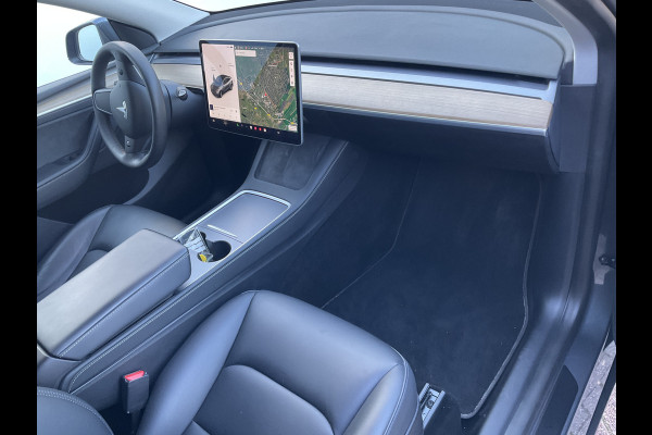 Tesla Model Y Long Range 75 kWh AWD Dual motor Autopilot Trekhaak Marge