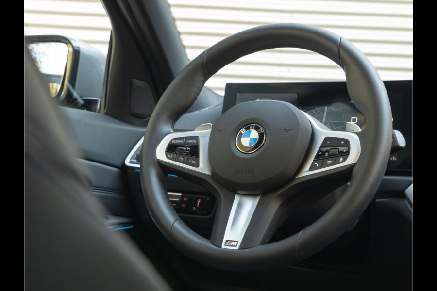 BMW 3 Serie Touring 318i M-Sport - Pano - Trekhaak - Widescreen - Hifi - Camera