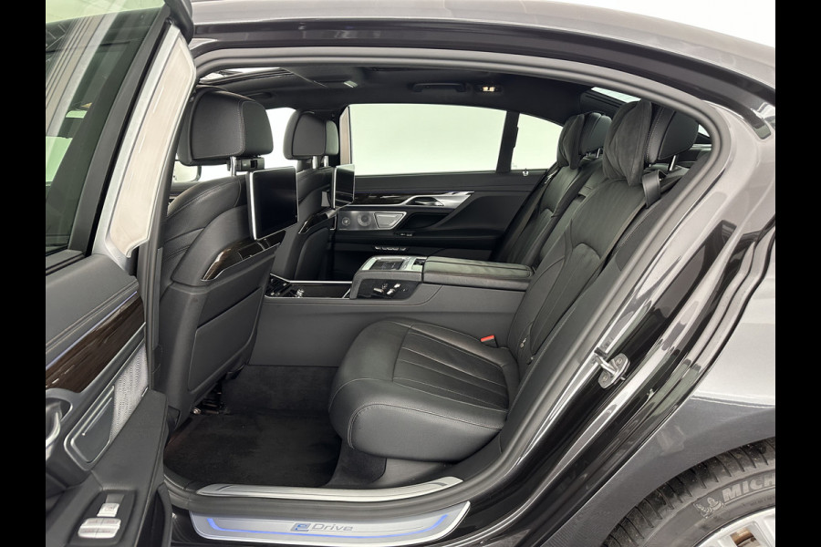 BMW 7 Serie 740Le xDrive iPerformance High Executive Aut.*PANO | DAKOTA-FULL-LEATHER | SOFT-CLOSE | NIGHT-VISION | HEAD-UP | BOWERS/WILKINS-AUDIO  | ADAPT.CRUISE | BLIND-SPOT | LASER-LED | MEMORY-PACK | KEYLESS | SURROUND-VIEW | DAB+ | COMFORT