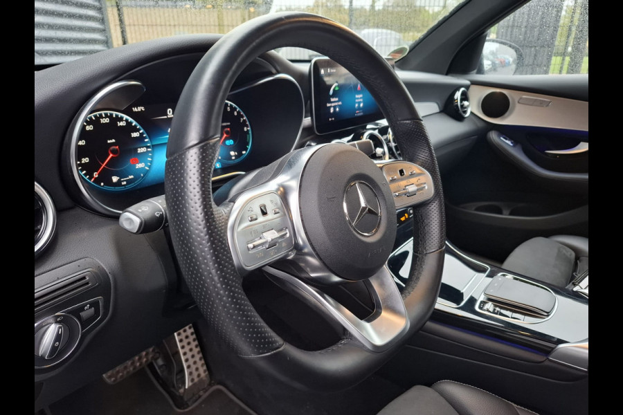 Mercedes-Benz GLC 300e 4MATIC AMG Plug in Hybrid 320pk PHEV | Lederen Alcantara Sportstoelen | Adaptive Cruise | Apple Carplay | Side Steps | Head Up | Navigatie | Camera | L.M. 20" |