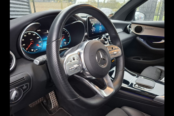 Mercedes-Benz GLC 300e 4MATIC AMG Plug in Hybrid 320pk PHEV | Lederen Alcantara Sportstoelen | Adaptive Cruise | Apple Carplay | Side Steps | Head Up | Navigatie | Camera | L.M. 20" |