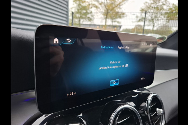 Mercedes-Benz GLC 300e 4MATIC AMG Plug in Hybrid 320pk PHEV | Lederen Alcantara Sportstoelen | Adaptive Cruise | Apple Carplay | Side Steps | Head Up | Navigatie | Camera | L.M. 20" |