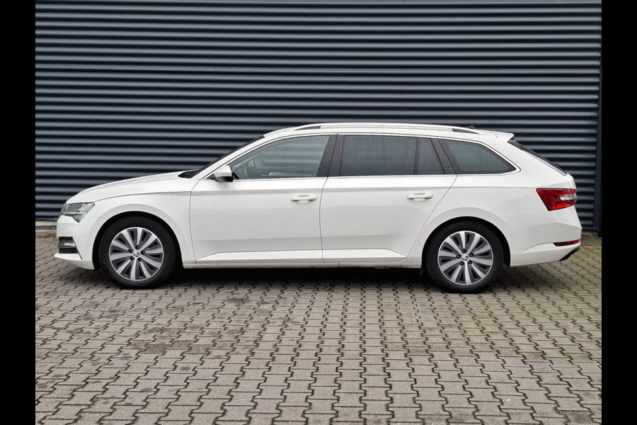 Škoda Superb Combi 1.4 TSI iV Business Edition Plug in Hybrid PHEV | Navigatie | Crystal LED | Apple Carplay | Stoelverwarming | Cruise Control | Climate Control | DAB |