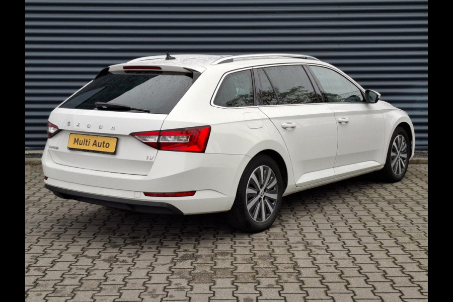 Škoda Superb Combi 1.4 TSI iV Business Edition Plug in Hybrid PHEV | Navigatie | Crystal LED | Apple Carplay | Stoelverwarming | Cruise Control | Climate Control | DAB |